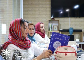 دورهمی کتاب‌خوانی زرتشتیان یزد برگزار شد
