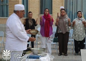 آیین خوانش اوستای آبزور در یزد برگزار شد